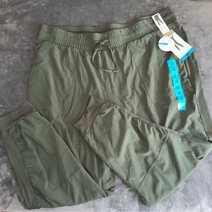 Mondetta Lined Woven Jogger Women’s size 2x army green NWT